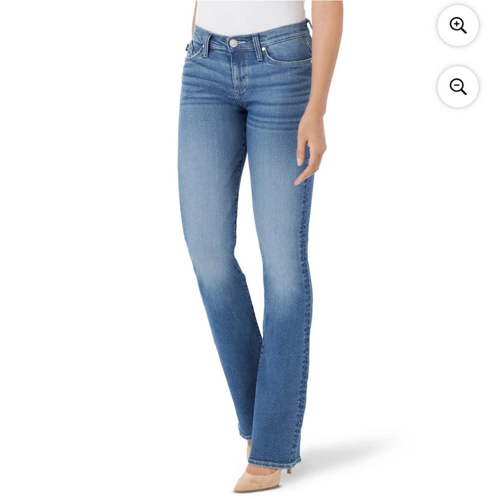 Rock & Republic NWT‎ Kassandra Bootcut Mid Rise Light Was Denim Jeans